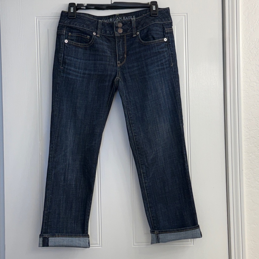 American Eagle Outfitters Artist Cropped Dark Wash Jeans. EUC Size 4. - Picture 2 of 10